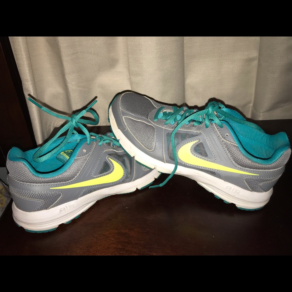 Nike tennis shoes